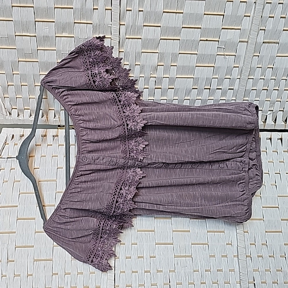 Paper & Tee Heather Off the Shoulder Tatted Ruffle Tee - L